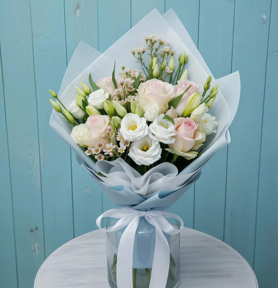 Букет цветов из: Розы и Лизиантусы в Раздольном Республика Крым