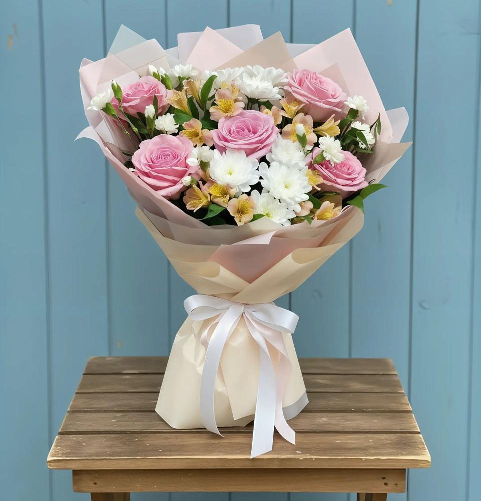 Букет цветов из: Гвоздики, Орхидеи и Розы в Раздольном Республика Крым