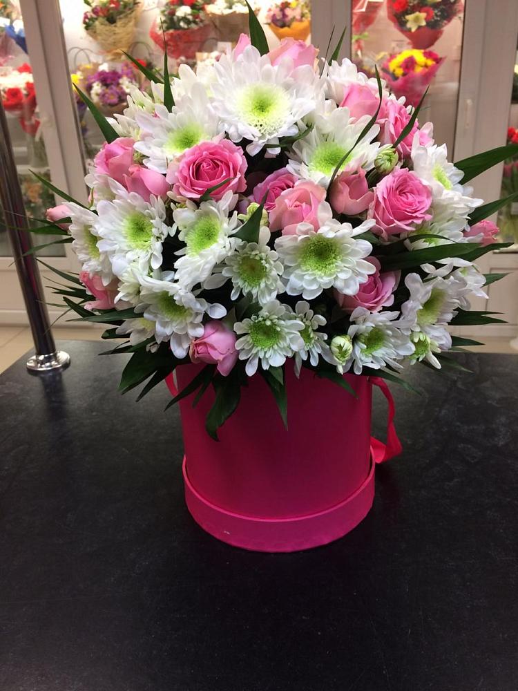 Цветочная композиция из Розы и Хризантемы в шляпной коробке в Раздольном Республика Крым