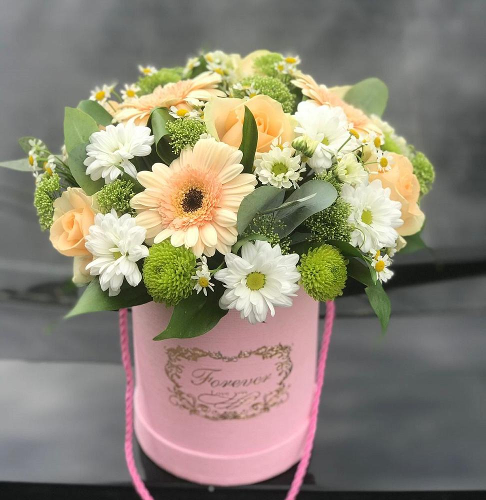 Цветочная композиция из Розы, Герберы и Хризантемы в шляпной коробке в Раздольном Республика Крым